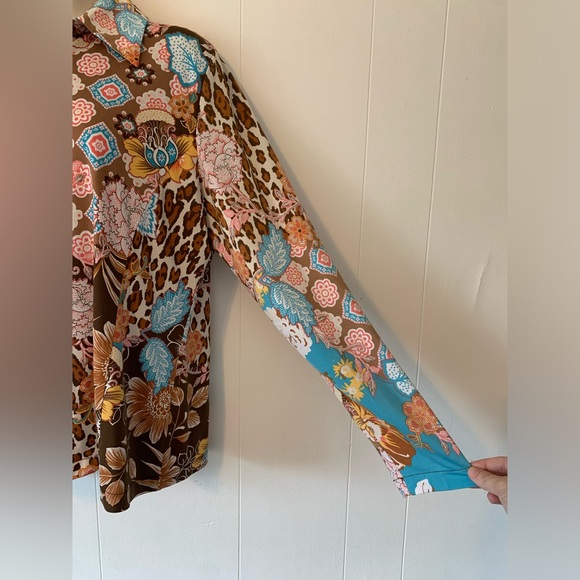 Exclusively Misook Floral Cheetah Button Up Blouse size M (READ) - Picture 3 of 7